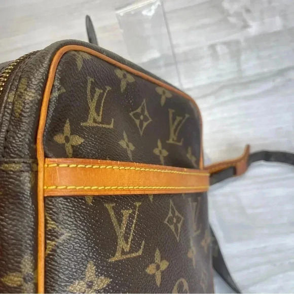 Louis Vuitton Danube PM Vintage LV Monogram Crossbody Purse - Picture 7 of 17